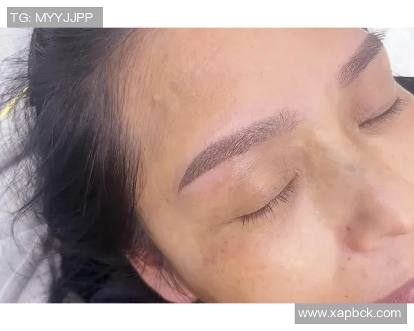 打造自然立体眉形真人手工雾眉技术让你焕发自信魅力